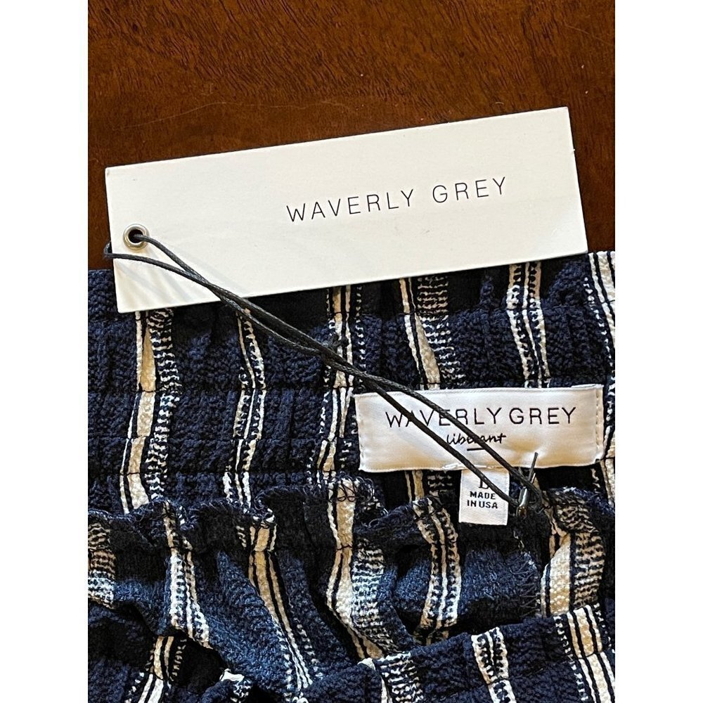 Waverly Grey Violet Shorts Women Large Blue White Striped Elastic Waist NWT - Picture 8 of 10